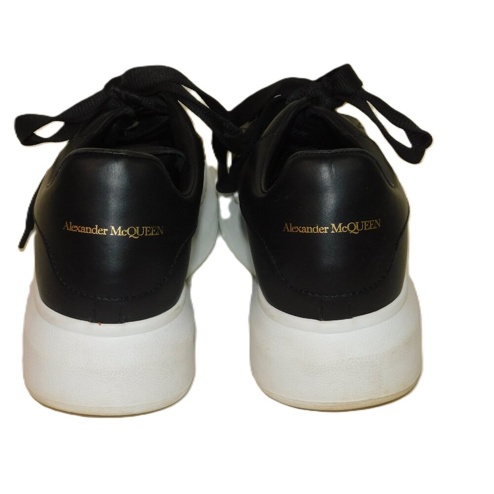Alexander McQueen Women's Oversized Sneaker in Black Size 37 US Size 6 Leather - Picture 5 of 13